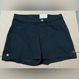 Women’s Hue Medium Black Chino Chic Shorts NWT